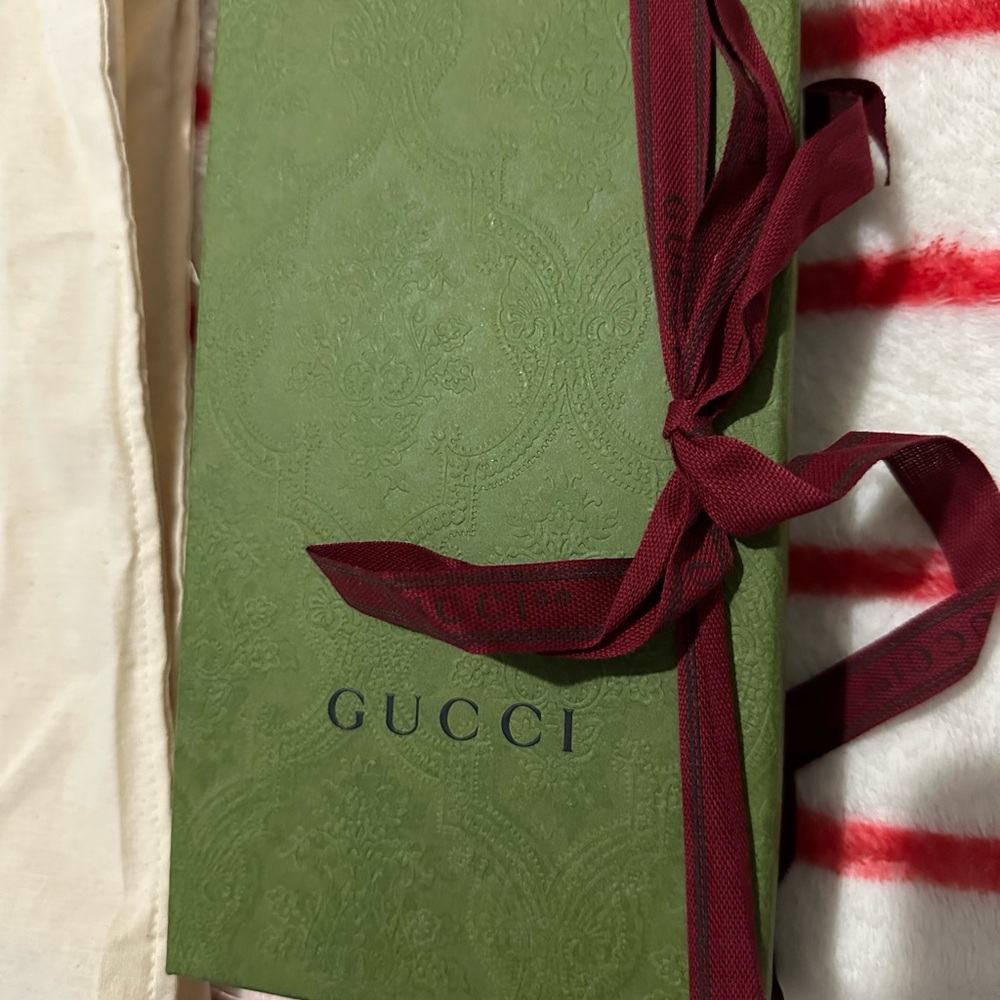Gucci Beige Leather Wallet - Picture 12 of 13